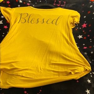 Beautiful yellow inspirational shirt.